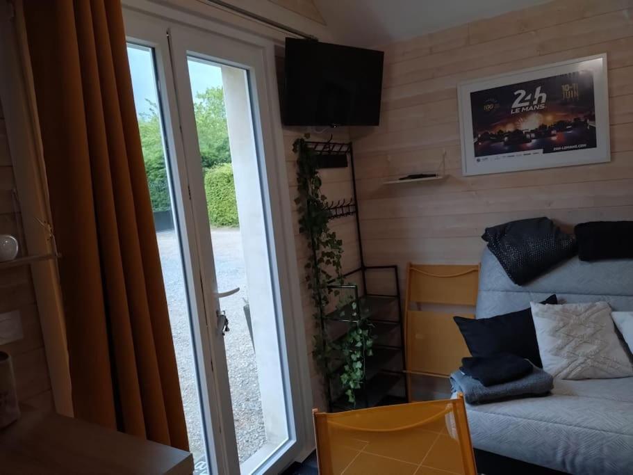 Joli Studio Mezzanine Proche Pole Europeen Yvré-lʼÉvêque Buitenkant foto